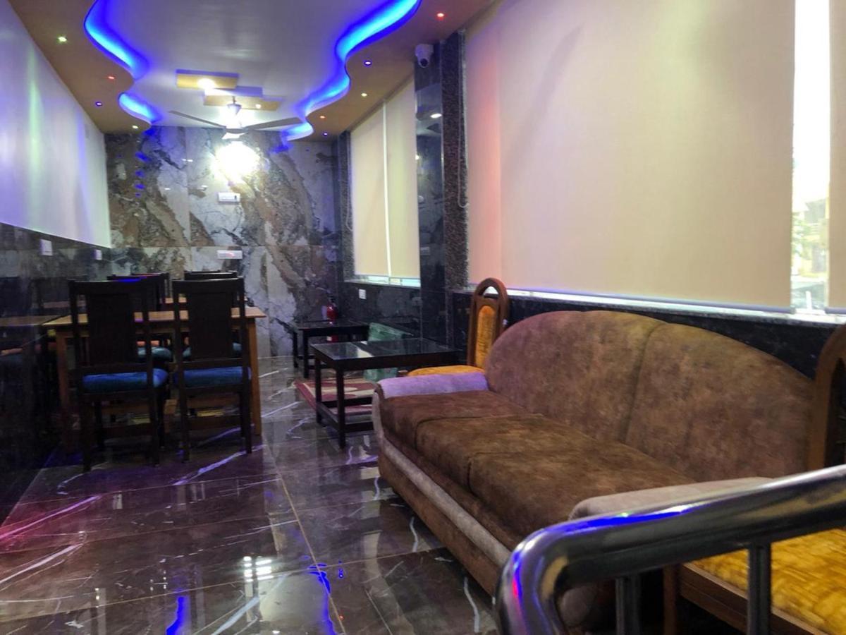 The Nest Residency Otel Amhedabad Dış mekan fotoğraf